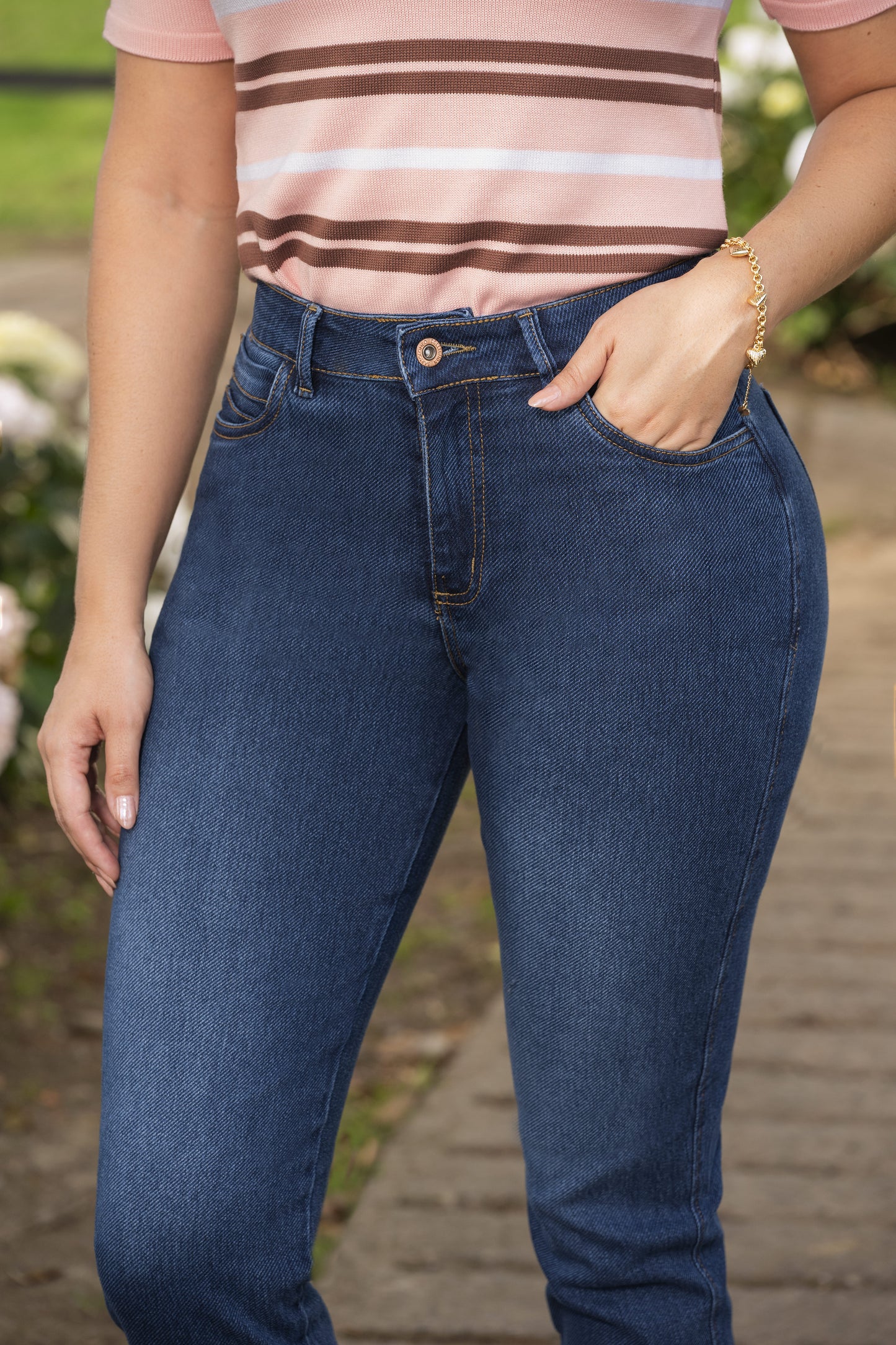 Jean Indigo Licrado Mom Fit Ref 2139