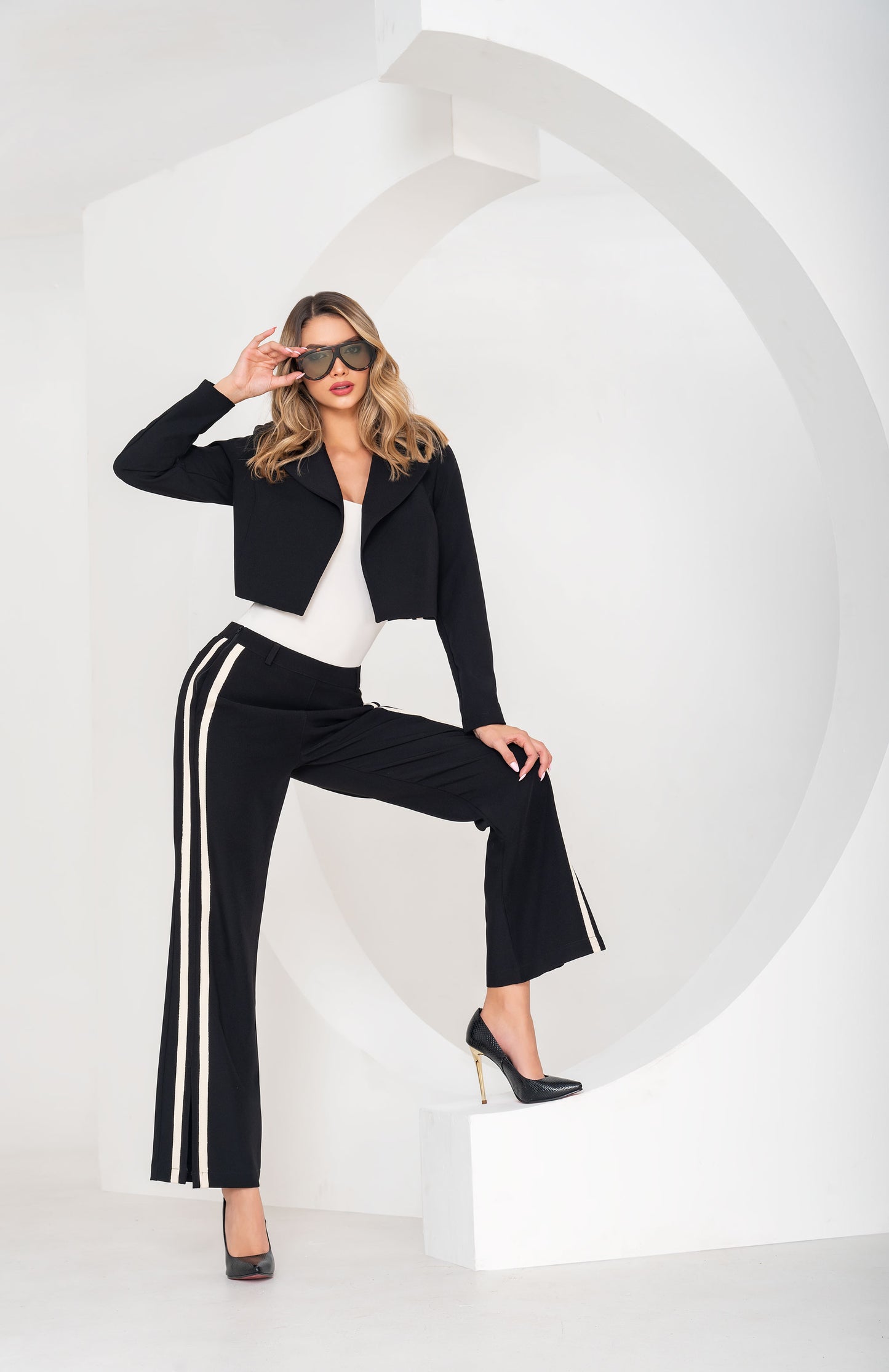 Pantalón Tiro Alto 1 Botón - Bota Palazzo - Negro Con Rayas Ref R-031