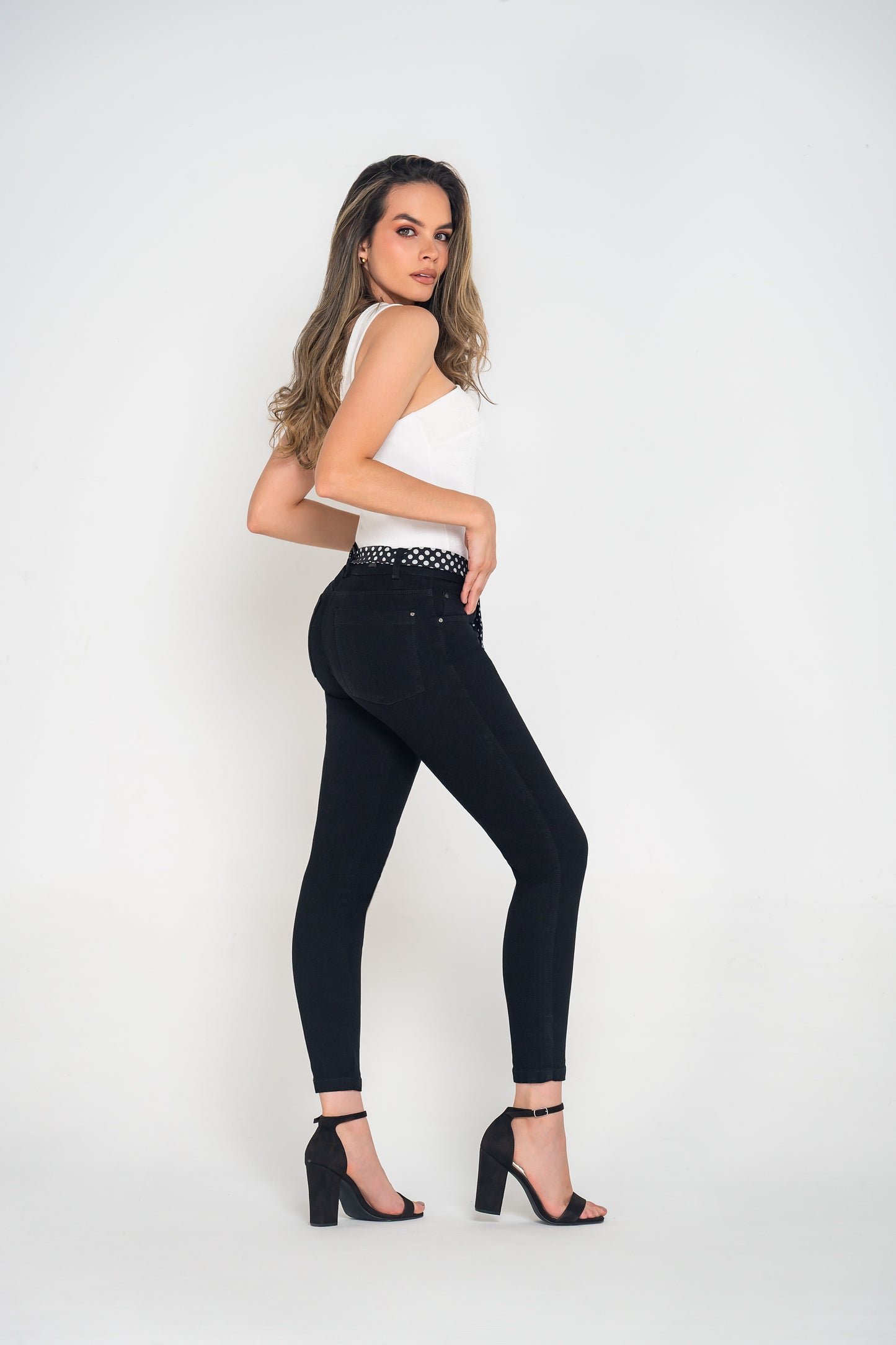 Jean Pretina 1 Botón - Bota Tubo - Negro Ref 1824