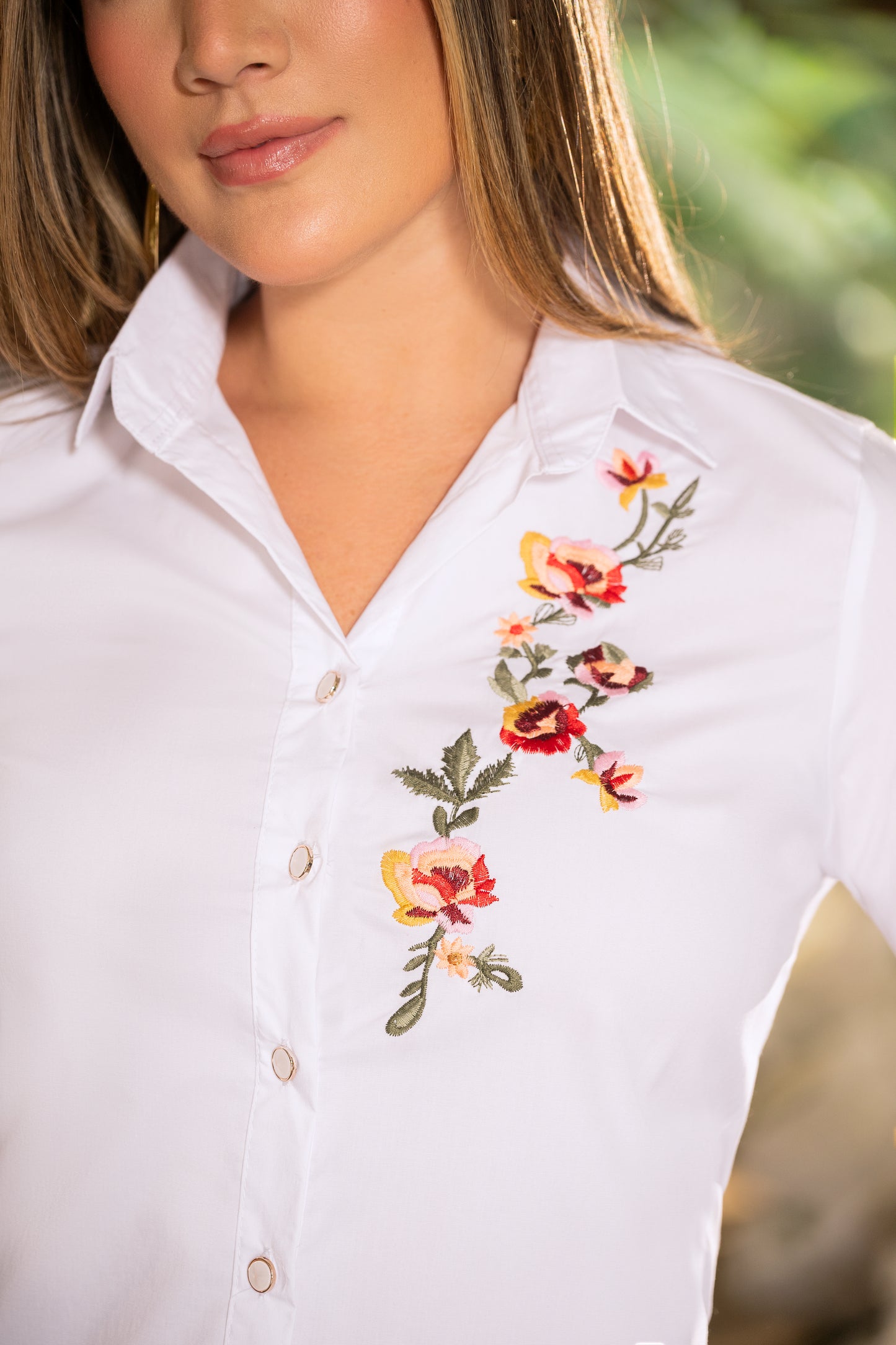 Blusa Blanca Popelina detalle Bordado Ref A-749